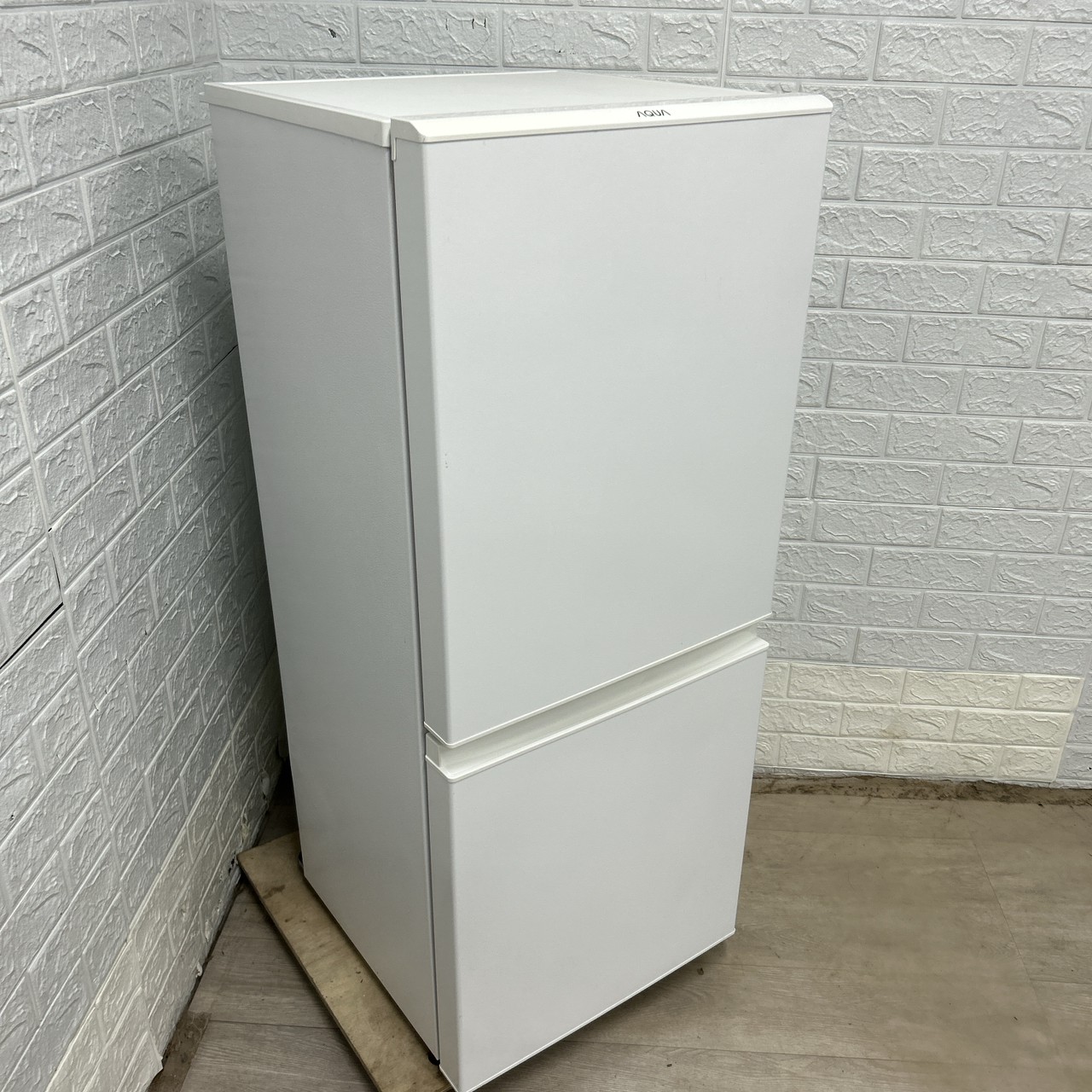アクア AQR-E13J（W） 2020年製 126L 冷蔵庫 美品【全国発送対応】