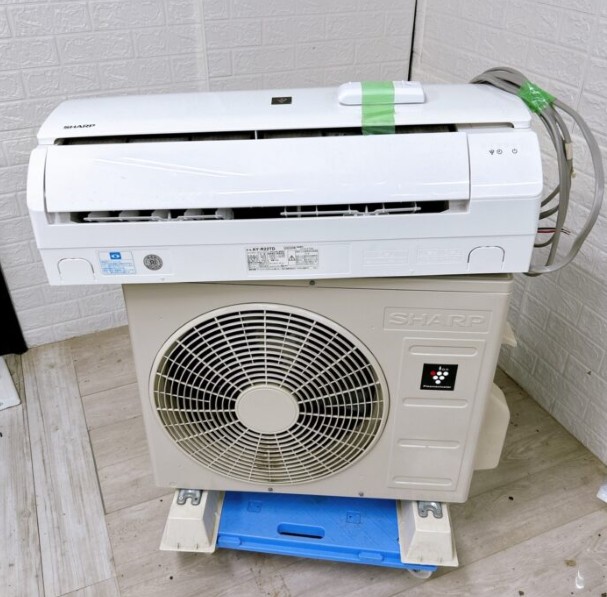 中古美品☆SHARP ルームエアコン AY-R22TD 2023年製 足立区南花畑【出張買取】シャープ エアコン AY-R22TD 2023年製を