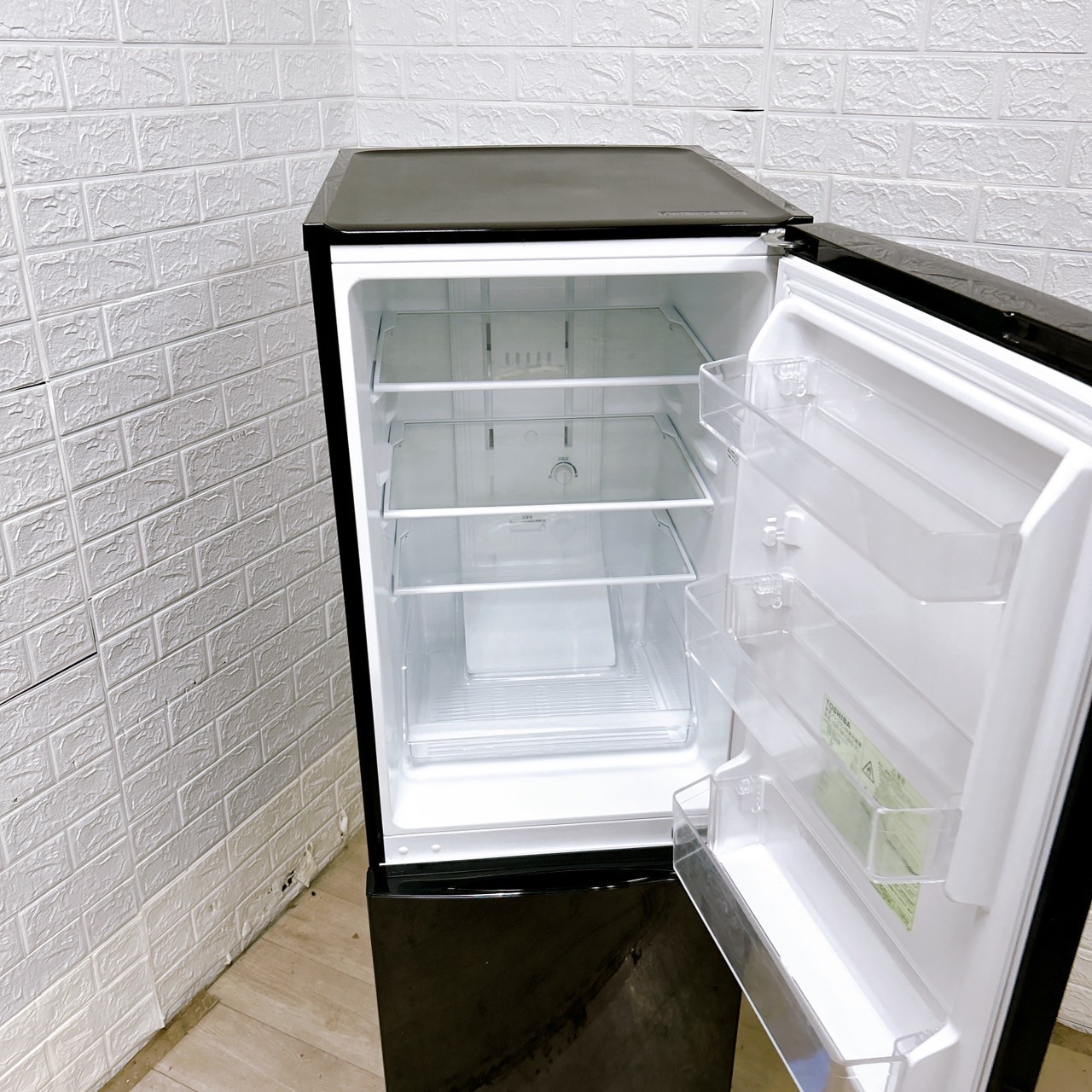 TOSHIBA トウシバ 冷蔵庫 冷凍冷蔵庫 GR-M15BS 2018年 Amazon.co.jp: GR-M15BS-W(シェルホワイト) 2ドア冷蔵庫 右開き