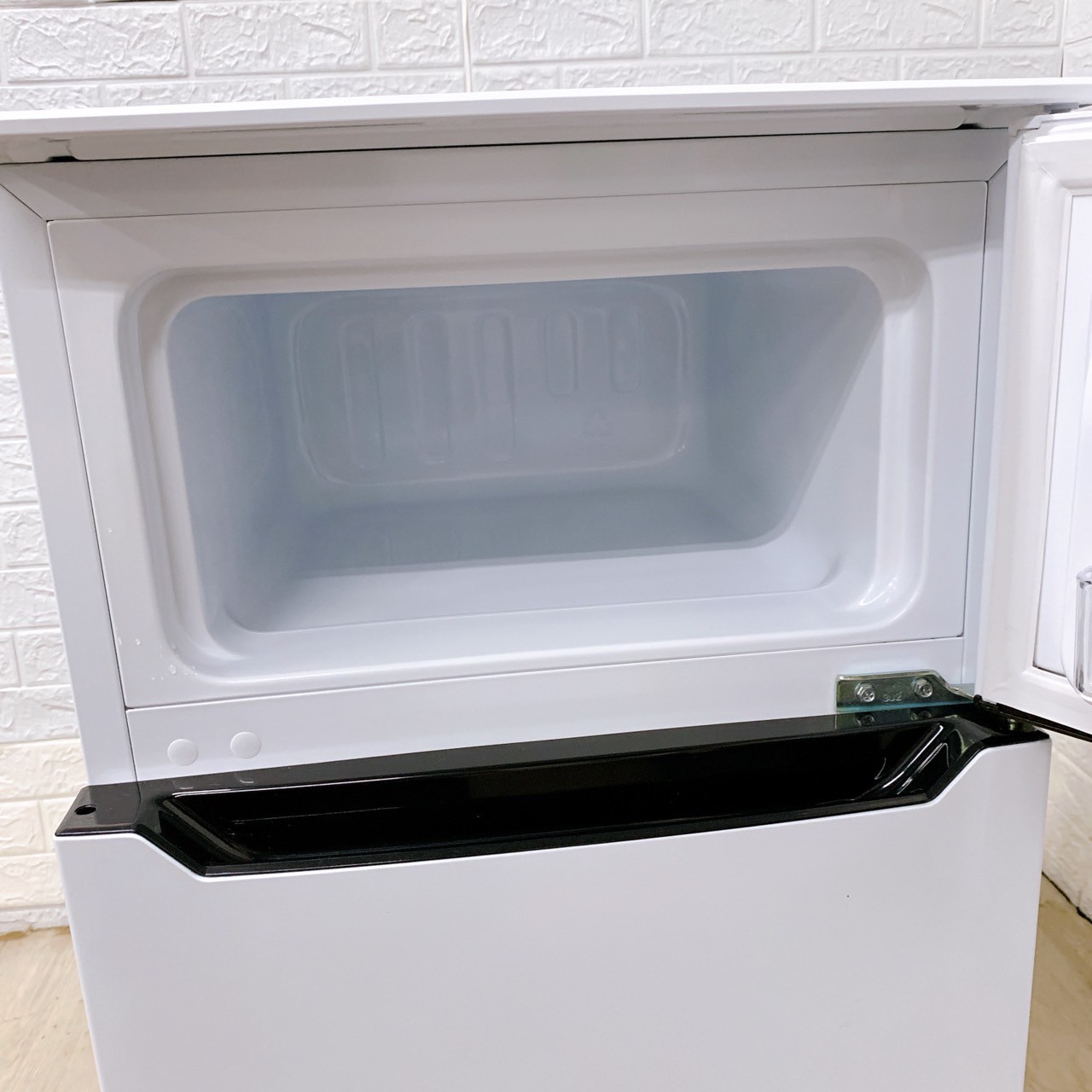 2021年購入　Hisense HR-B95A ノンフロン冷蔵庫 93L Amazon.co.jp: ハイセンス 小型 冷蔵庫 幅48.1cm 93L ホワイト