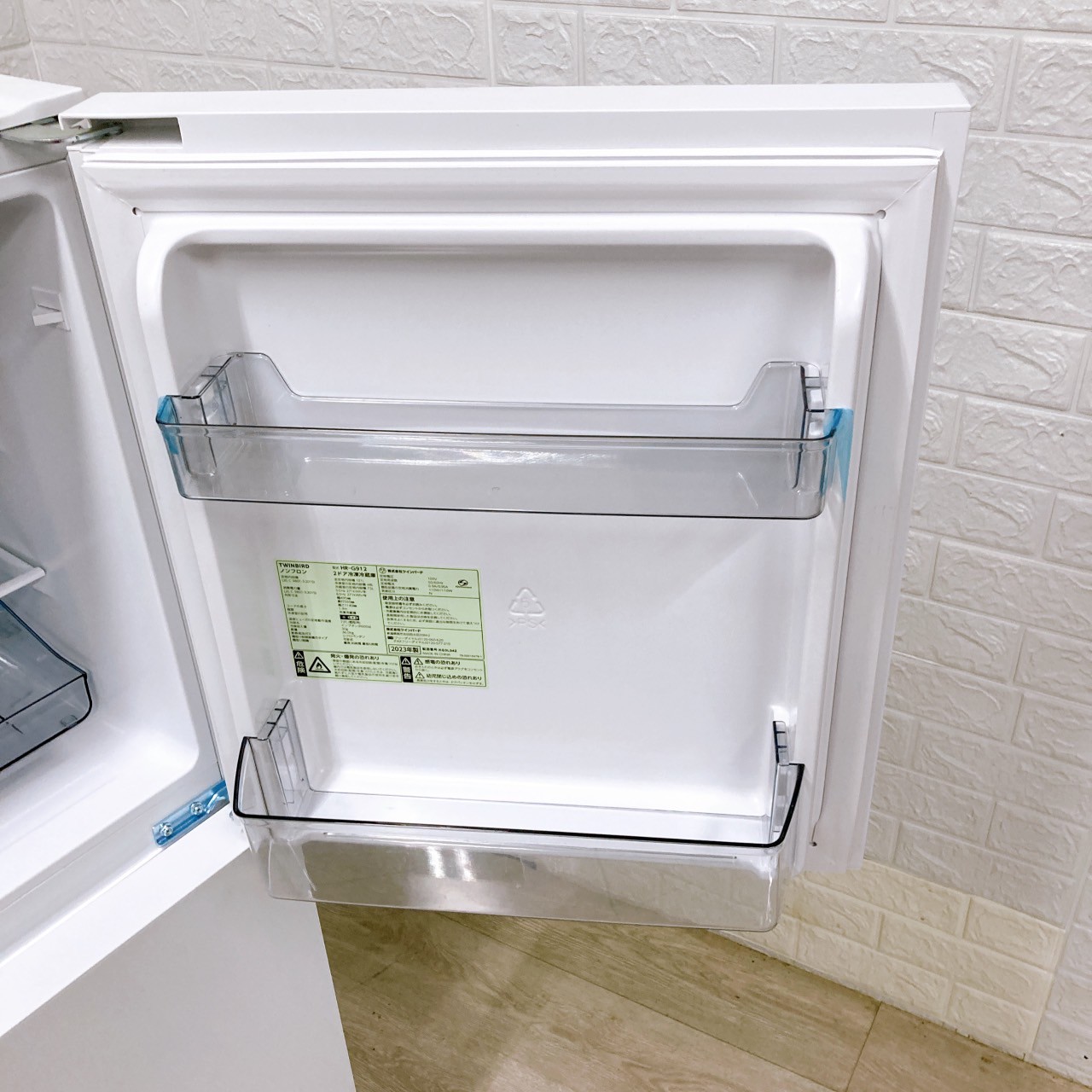 ツインバード 121L 冷蔵庫 一人暮らし K08203