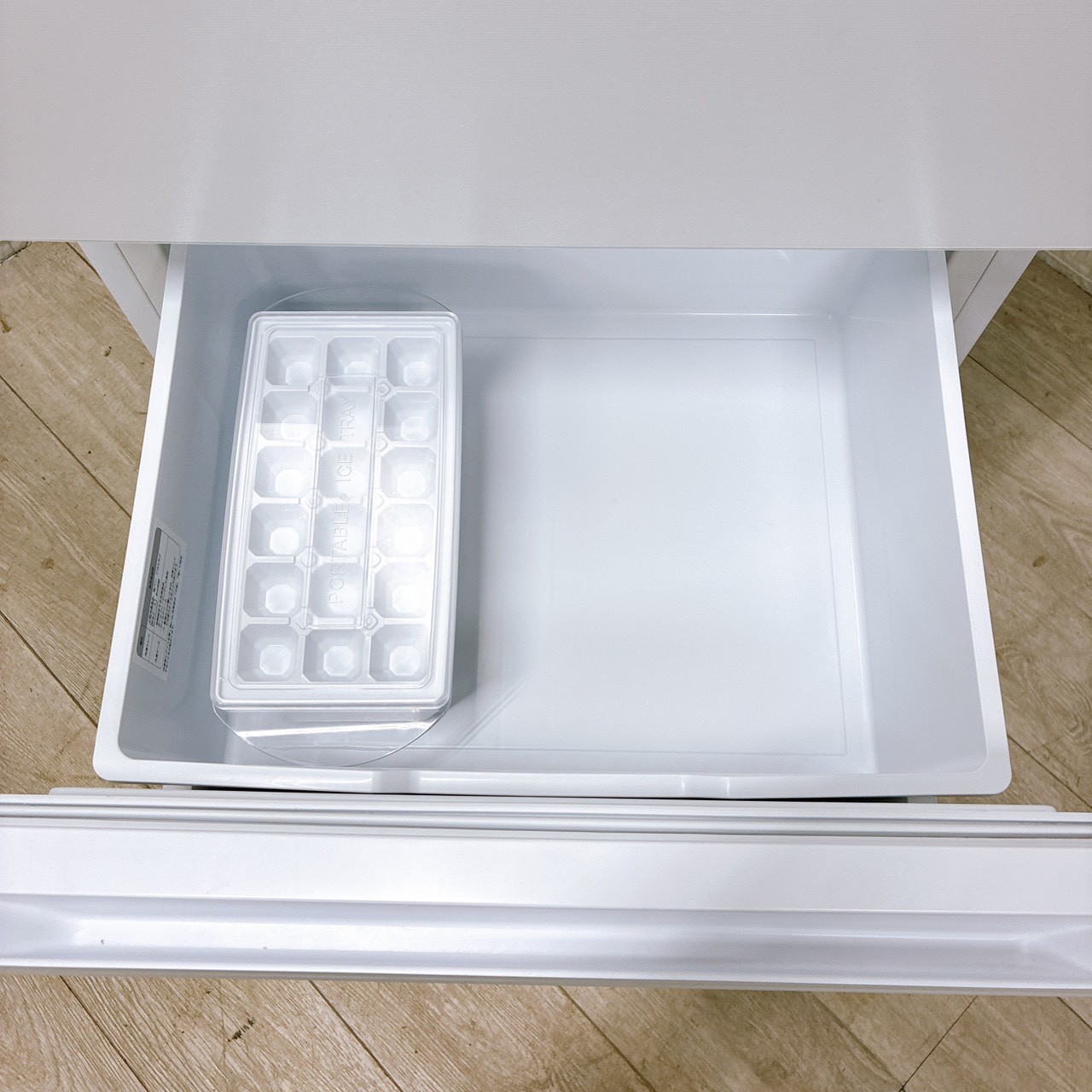 ハイセンス HR-G260HW 一人暮らし単身用冷蔵庫 257L B092118