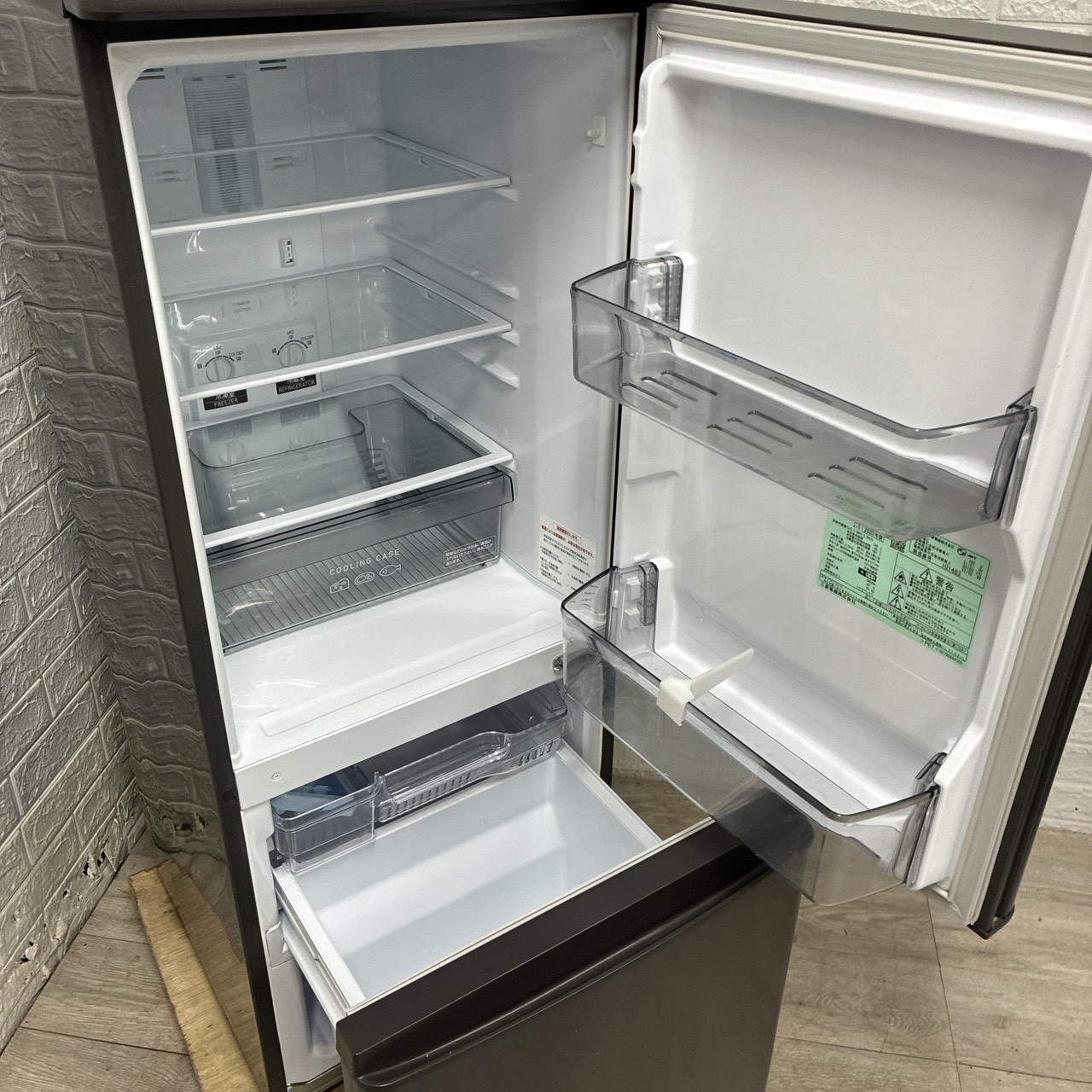 ミツビシ MR-P15F-H 一人暮らし単身用冷蔵庫 146L K10026