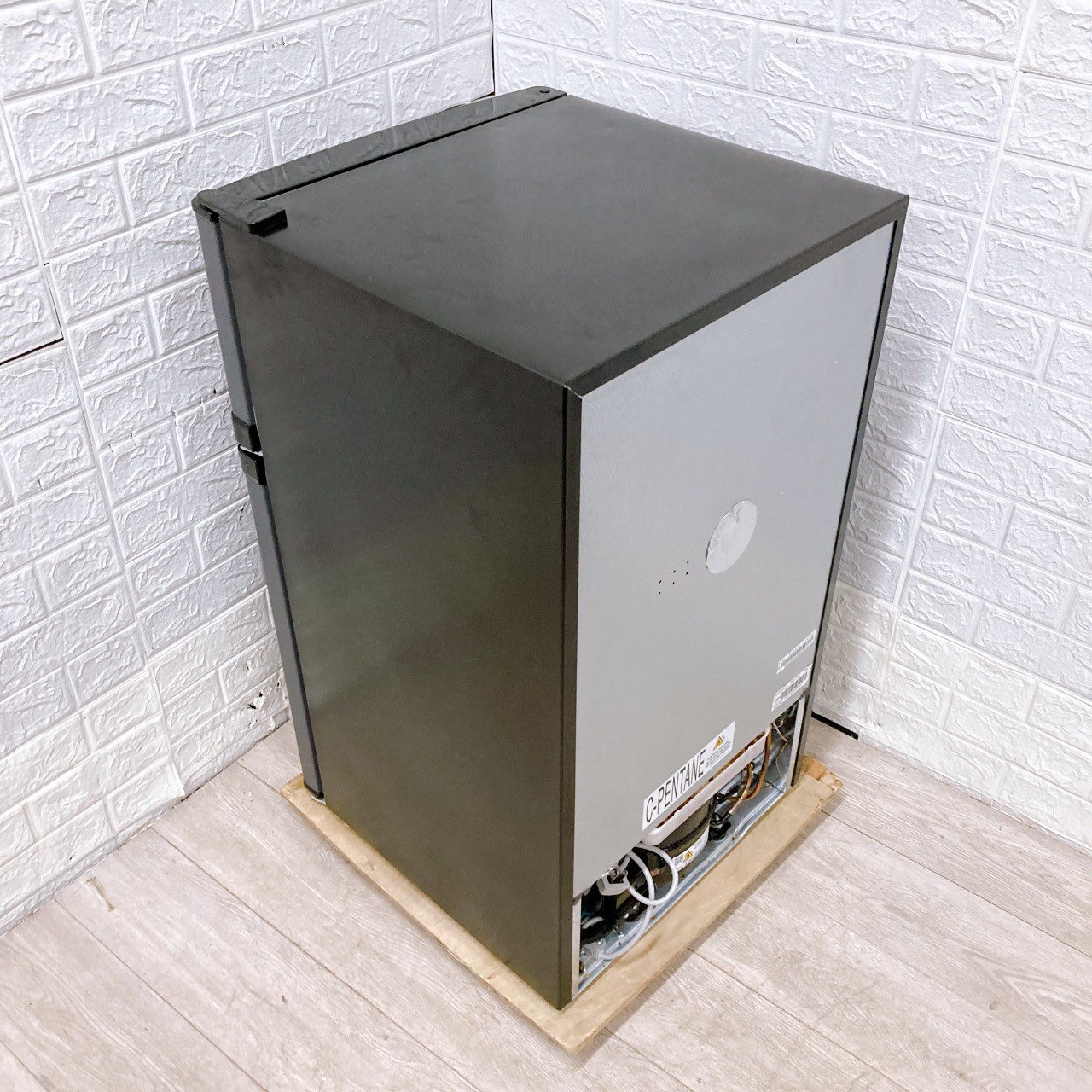 マクスゼン JR085HM01 一人暮らし単身用冷蔵庫 85L B10187