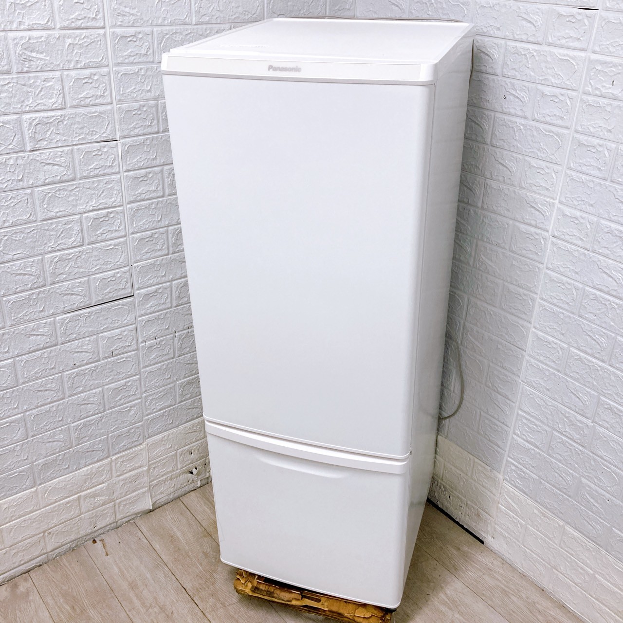 パナソニック NR-B17FW-W 一人暮らし単身用冷蔵庫168L OE103010｜中古