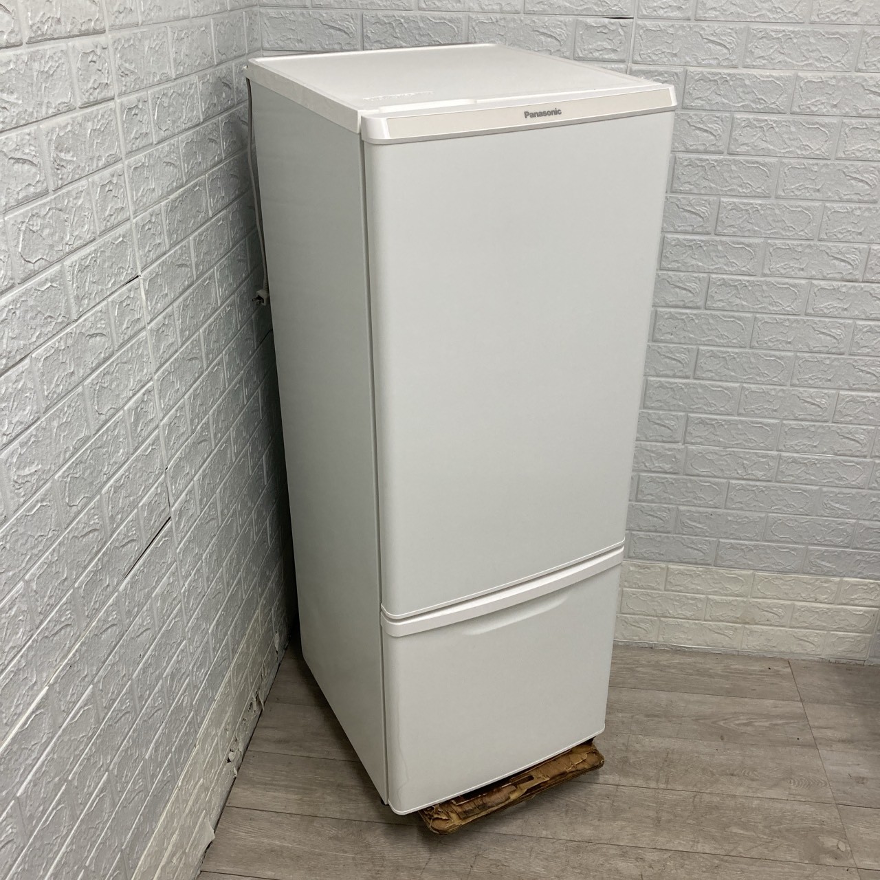 パナソニック NR-B17FW-W 一人暮らし単身用冷蔵庫168L OE103010｜中古