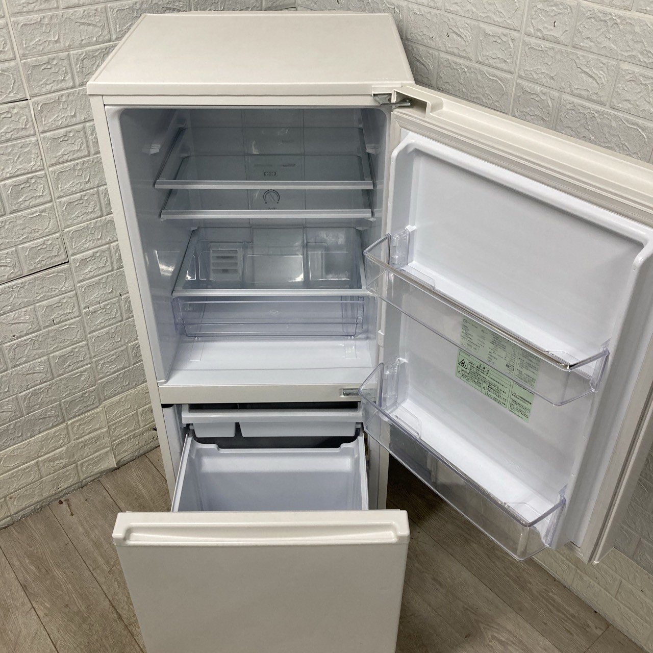アクア AQR-17M(W) 一人暮らし単身用冷蔵庫 168L K10189