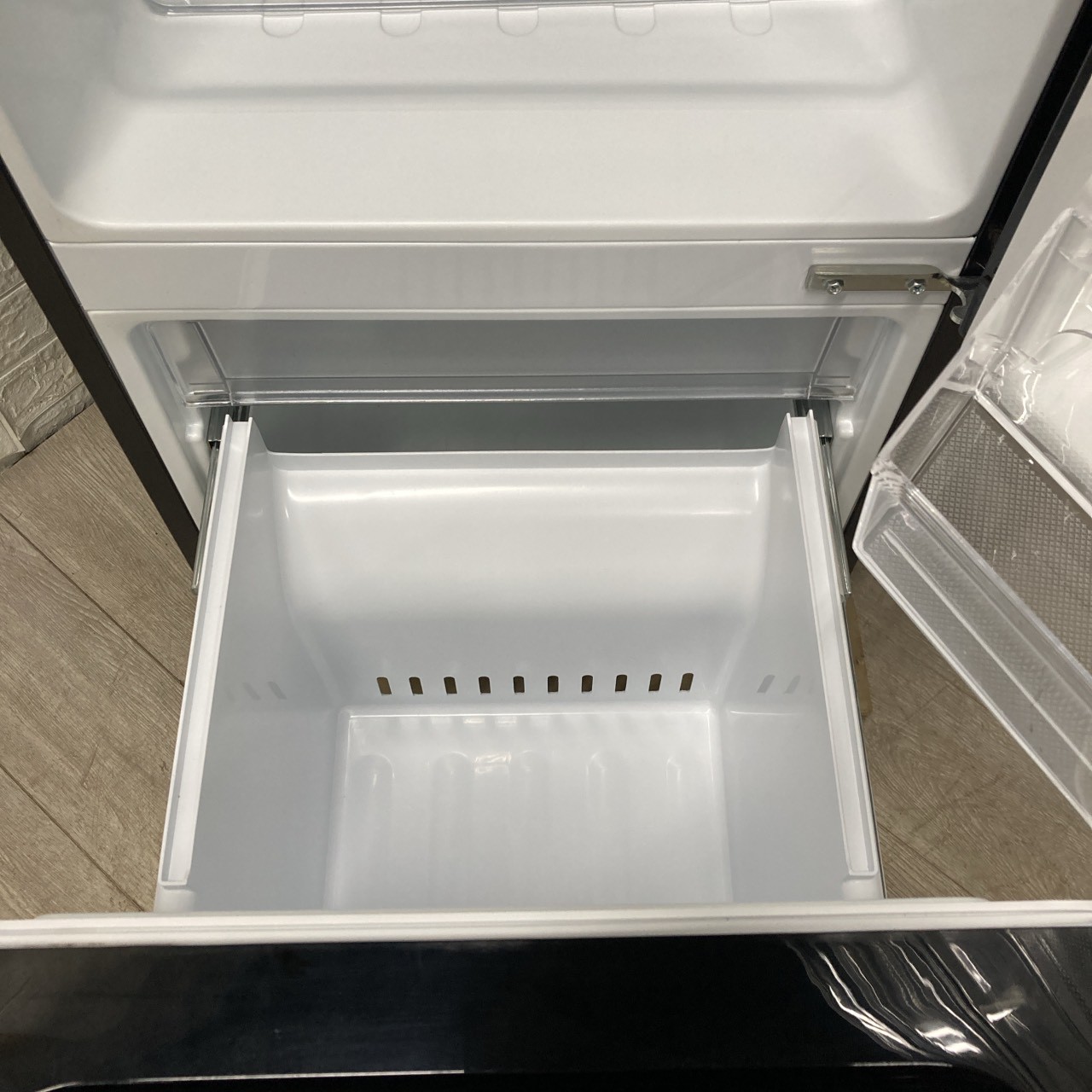 ワールプールジャパン YRZ-F15LK 一人暮らし単身用冷蔵庫 156L MKT1107100