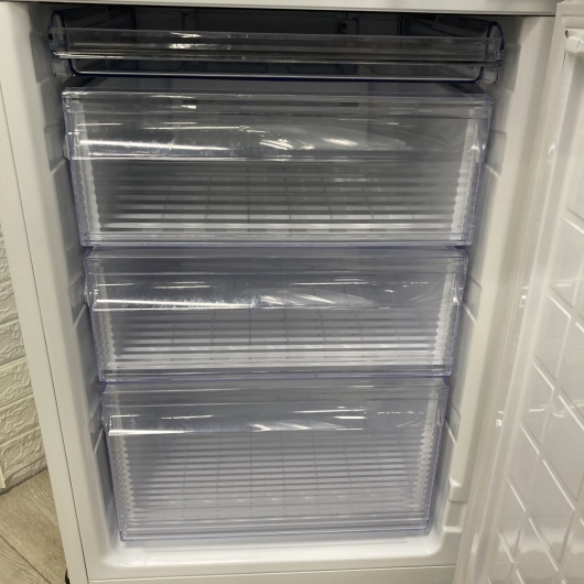 シャープ SJ-PD28F-W 一人暮らし単身用冷蔵庫 280L MKT1107120