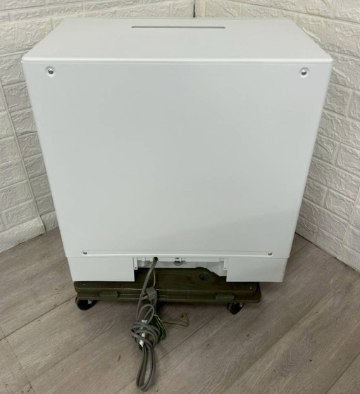 Panasonic パナソニック 電気食器洗い乾燥機 NP-TA4-W 2021年製