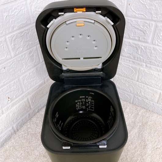 ヒタチ RZ-V100EM 一人暮らし単身用炊飯器 5.5合炊き CK092419