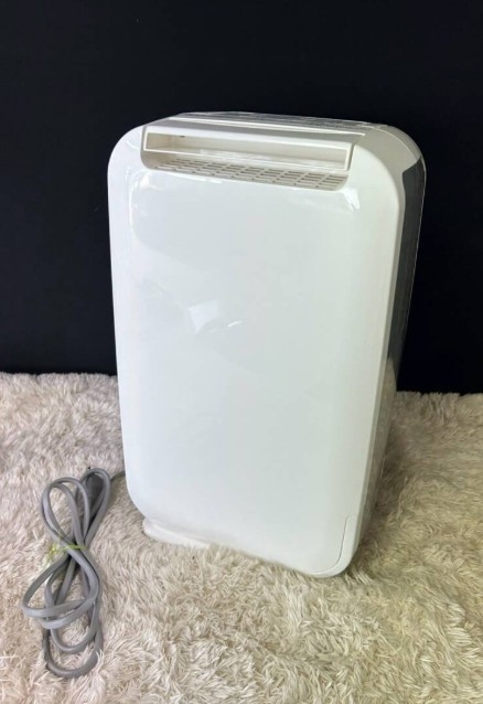 HITACHI 日立 除湿機 HJS-D562 ホワイト 2019年製