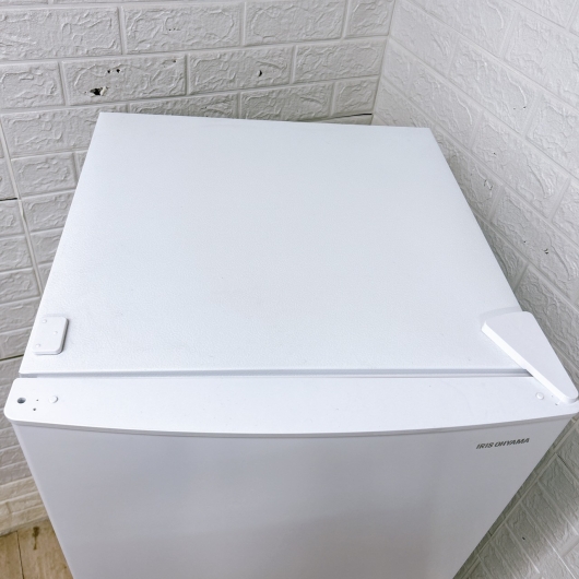 アイリスオーヤマ IRSD-14A-W 一人暮らし単身用冷蔵庫 142L B02013