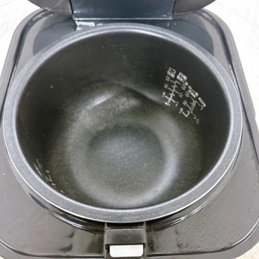 ハイアール JJ-XP2M31E 一人暮らし単身用炊飯器 3合炊き OE092316