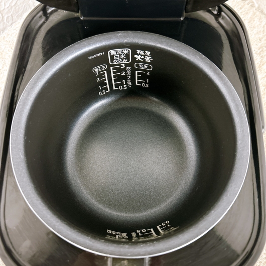 アイリスオーヤマ RC-MB30-B 一人暮らし単身用炊飯器 3合炊き MKT10104