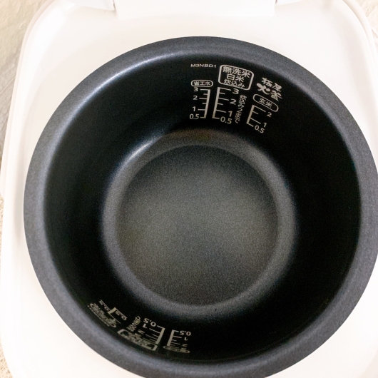 アイリスオーヤマ KS-RC21M05-W 一人暮らし単身用炊飯器 3合炊き MKT09091