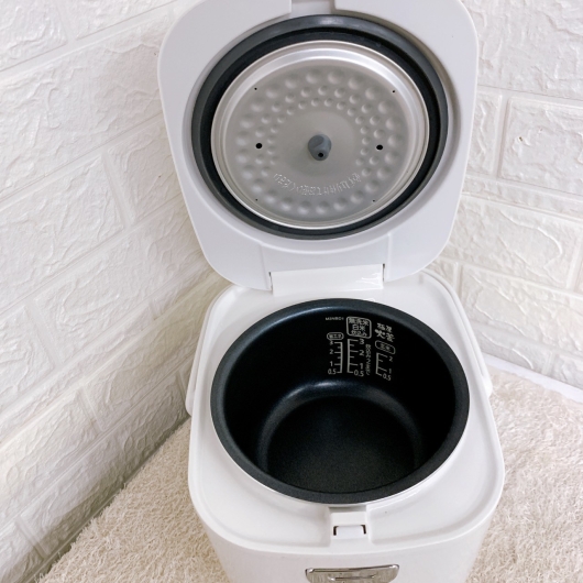 アイリスオーヤマ KS-RC21M05-W 一人暮らし単身用炊飯器 3合炊き MKT09091