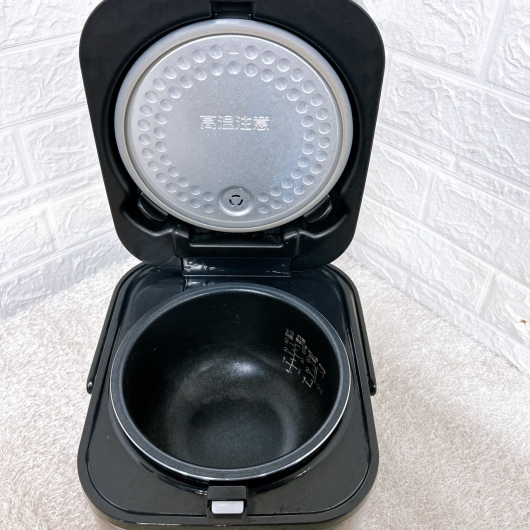 ハイアール JJ-XP2M31E 一人暮らし単身用炊飯器 3合炊き OE092316