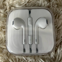 【新品未使用品】Apple アップル 有線イヤホン イヤフォン マイク付き