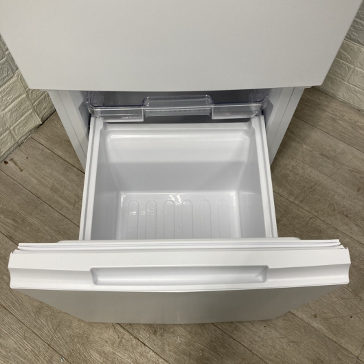 シャープ SJ-D15J-W 一人暮らし単身用冷蔵庫 152L OE10318