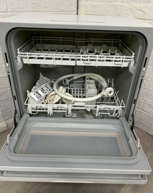 Panasonic パナソニック 電気食器洗い乾燥機 NP-TA4-C 2023年製