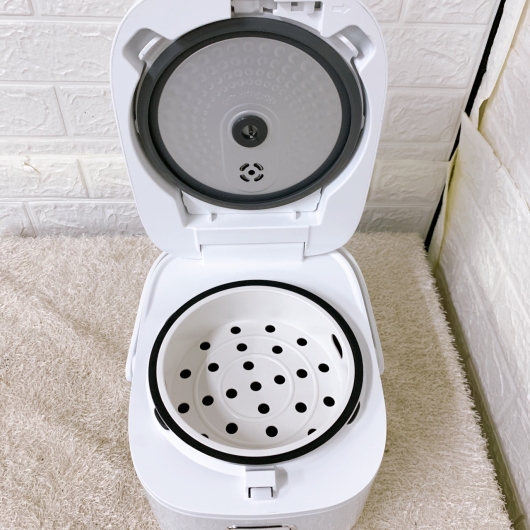 ヤマダ YRC-H05J1 一人暮らし単身用炊飯器 ３合炊き MKT10091