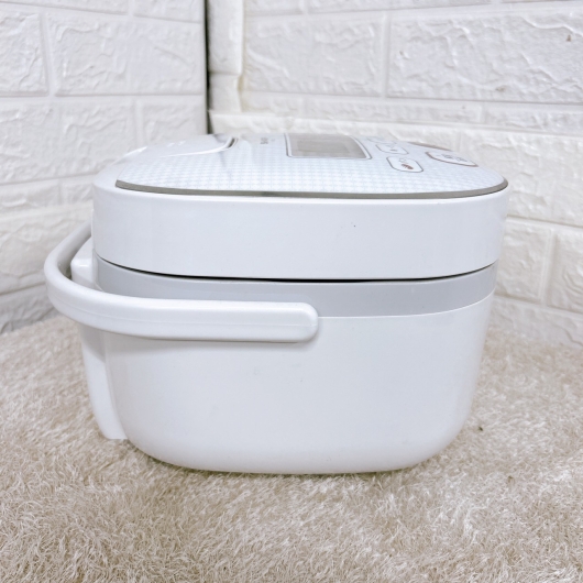 シャープ KS-C5J-W 一人暮らし単身用炊飯器 ３合炊き MKT10102