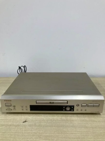 【全国発送対応】ONKYO オンキョー DVDプレイヤー DV-S555