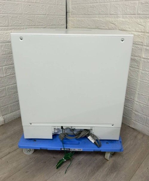 Panasonic パナソニック 電気食器洗い乾燥機 NP-TA4-C 2023年製