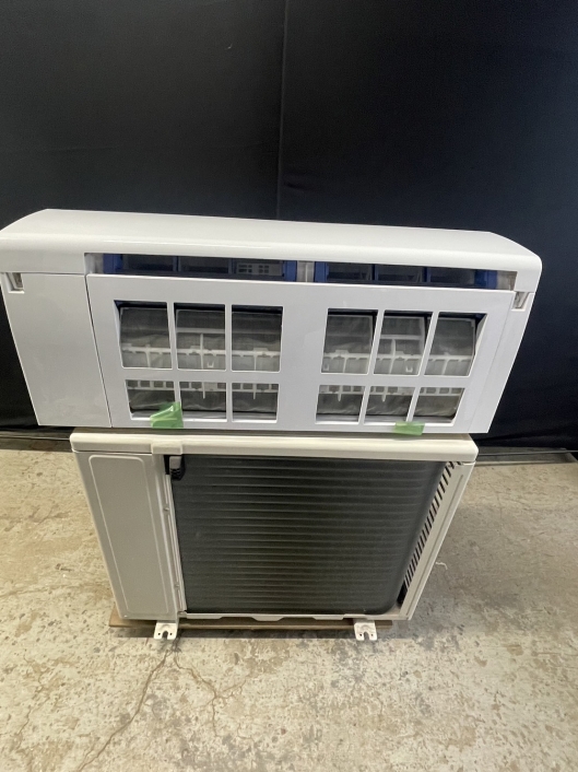 富士通 2.2kw ルームエアコン AS-R22K-W 2021年製