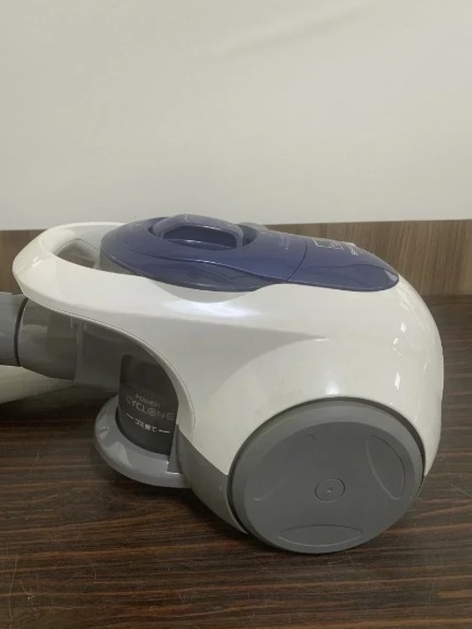 【全国発送対応】掃除機 SHARP シャープ EC-T1E6-KB 2011年製