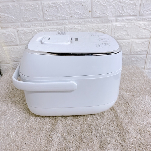 ヤマダ YRC-H05J1 一人暮らし単身用炊飯器 ３合炊き MKT10091