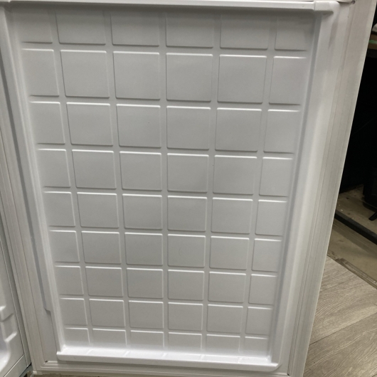 シャープ SJ-PD28F-W 一人暮らし単身用冷蔵庫 280L MKT1107120