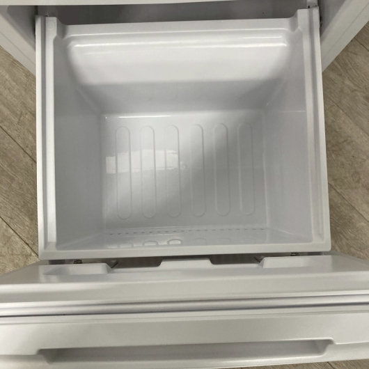 シャープ SJ-D15J-W 一人暮らし単身用冷蔵庫 152L OE10311