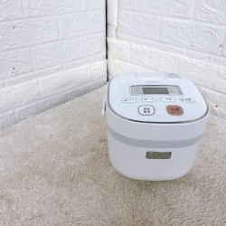 シャープ KS-C5J-W 一人暮らし単身用炊飯器 ３合炊き MKT10102