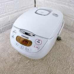 ヤマダ 一人暮らし単身用炊飯器 炊飯器 5.5合炊き MKT10109