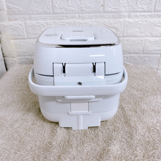 ヤマダ YRC-H05J1 一人暮らし単身用炊飯器 ３合炊き MKT10091