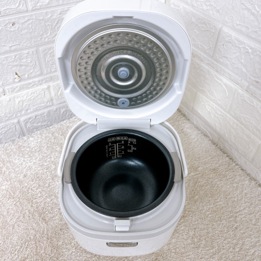 シャープ KS-C5K-W 一人暮らし 炊飯器 ３合炊き MKT10101