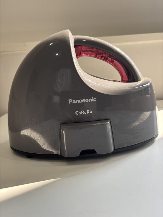 Panasonic コードレススチームアイロン CaRuRu NI-WL404が入荷しました